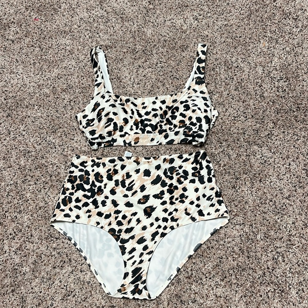 Size L Aerie